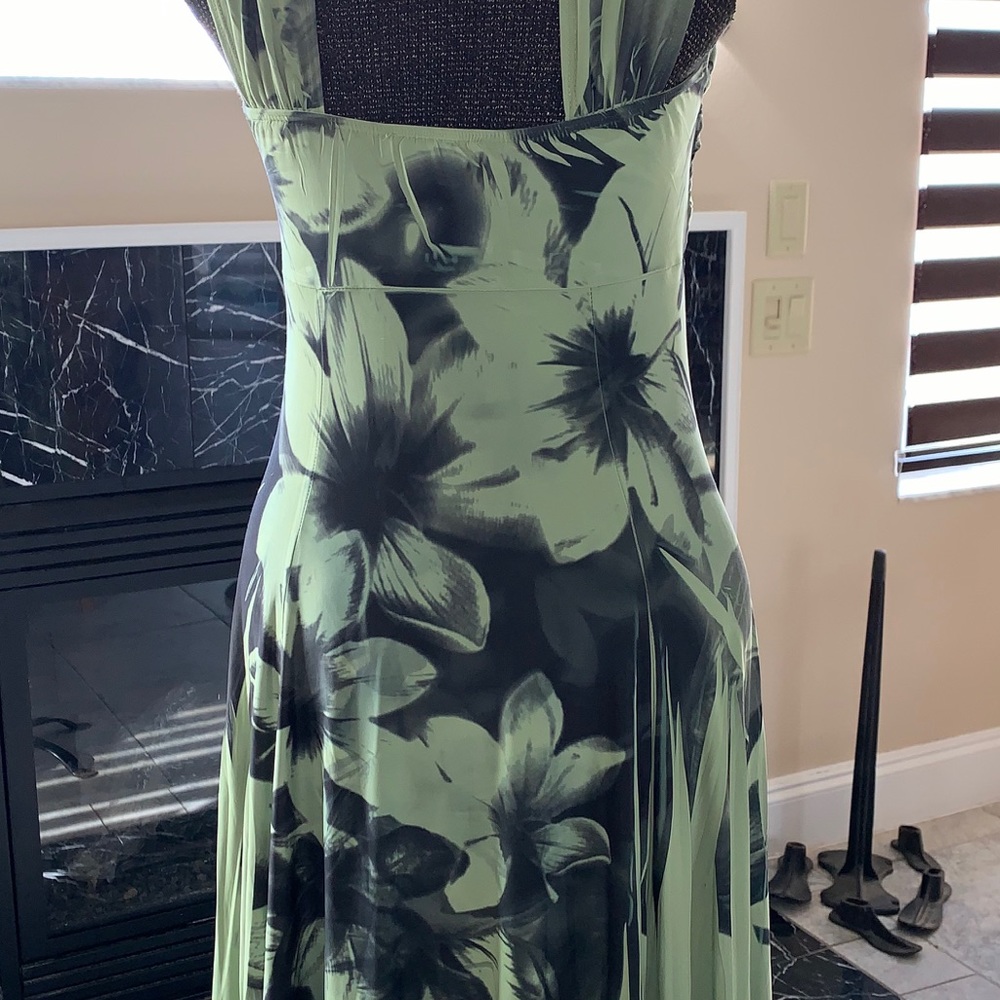 Green & black flattering dress